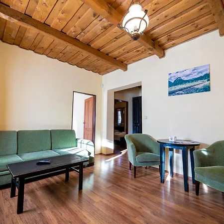 Ranc Pod Ostrou Skalou Country house Stratena